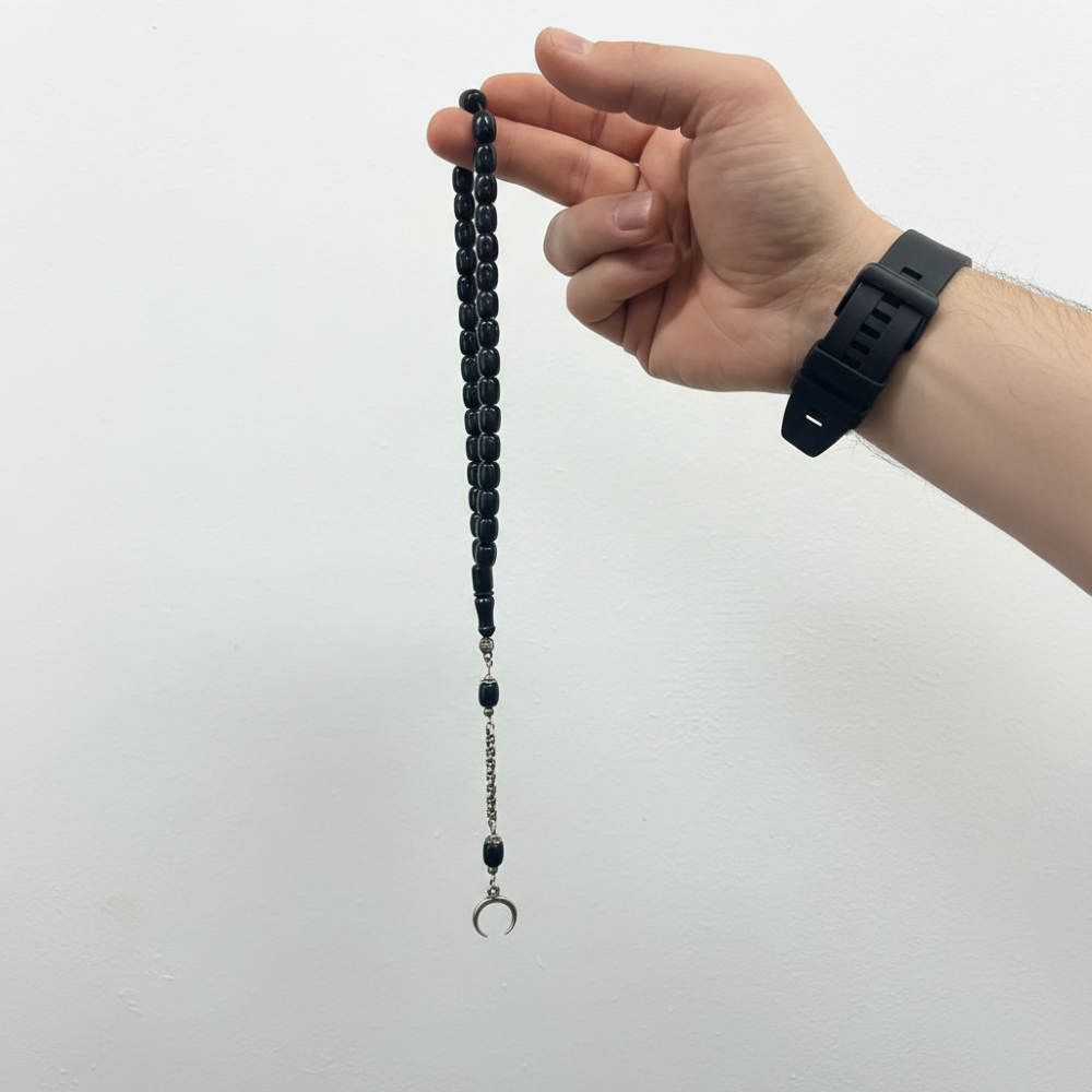 Gümüş Hilal Püsküllü Siyah Arpa Kesim Kehribar Tesbih